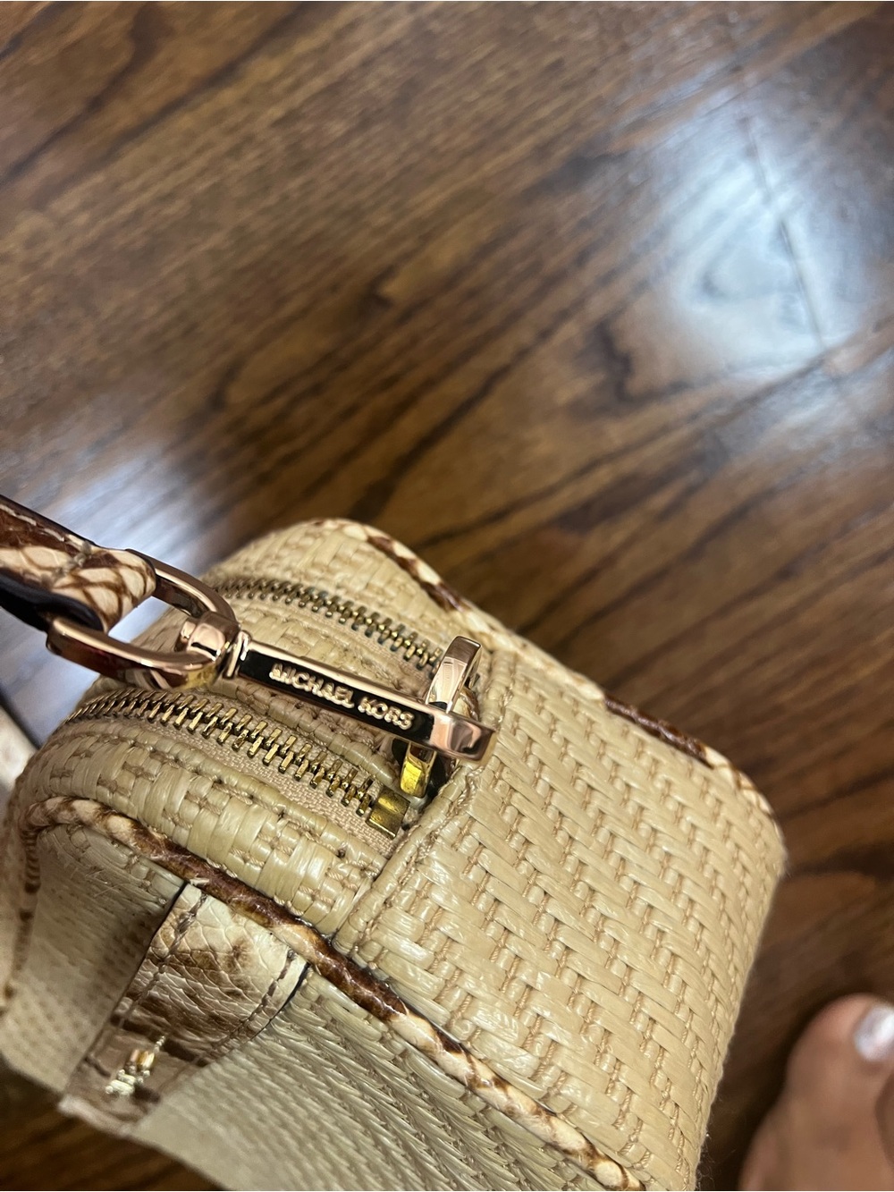 Michael Kors Tan Woven Straw Crossbody with Snake-Print Trim - Picture 5 of 7